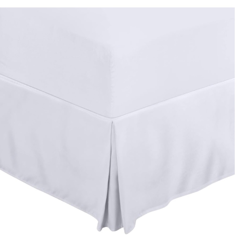 Bed skirt